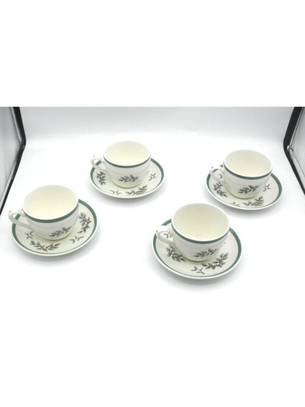 Christmas Tree by Spode Flat Cup & Saucer Set of 4 Pattern Code: SP CHT England - Picture 3 of 12